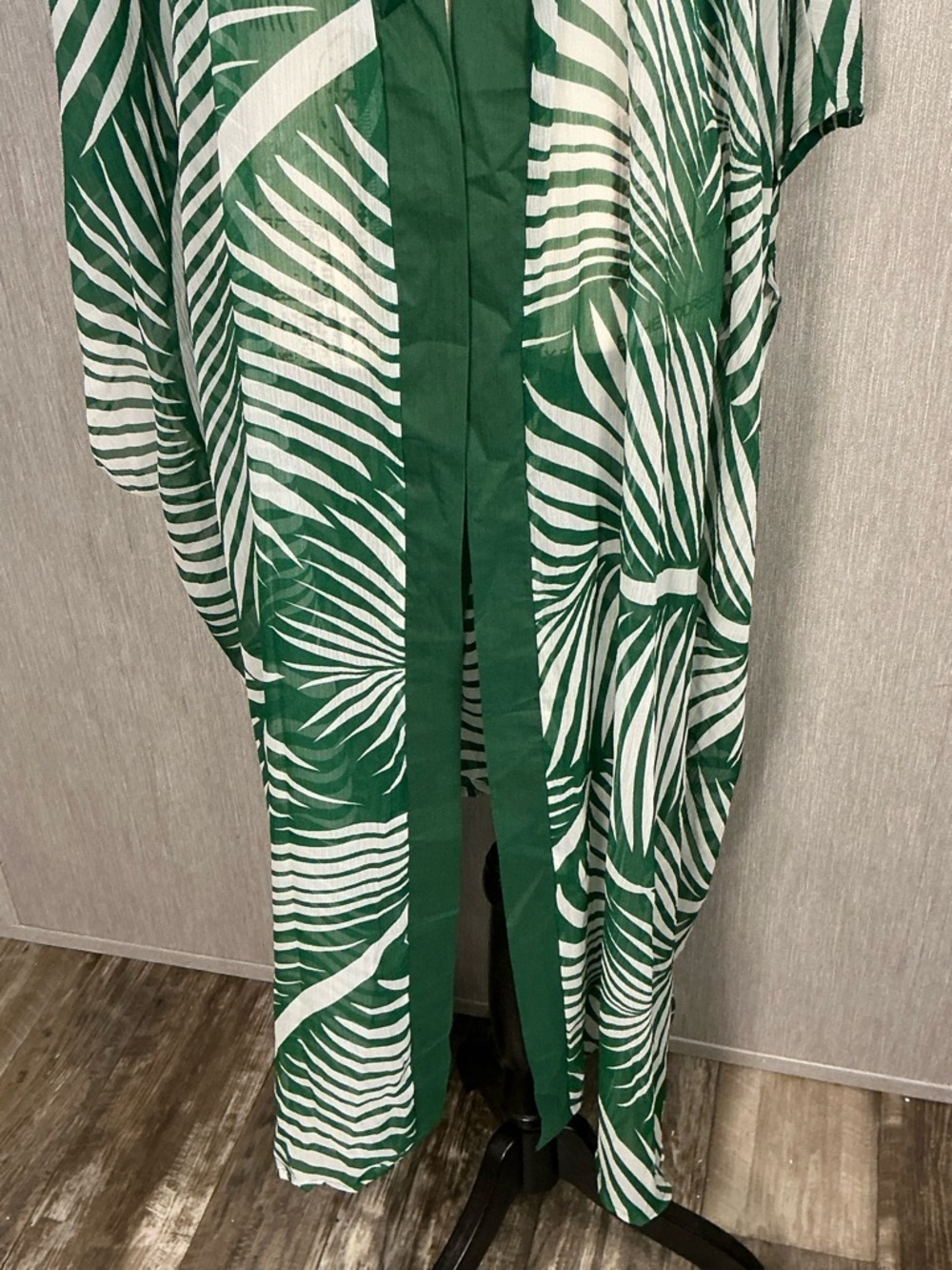 Vince Camuto Green and White Striped Plus Sheer Kimono Plus Size - Picture 3 of 16